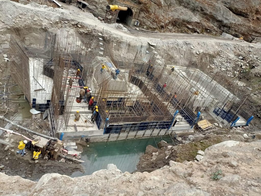 समस्यामा परेका जलविद्युत् आयोजनाहरुलाई पुनर्कर्जा उपलब्ध गराउने
