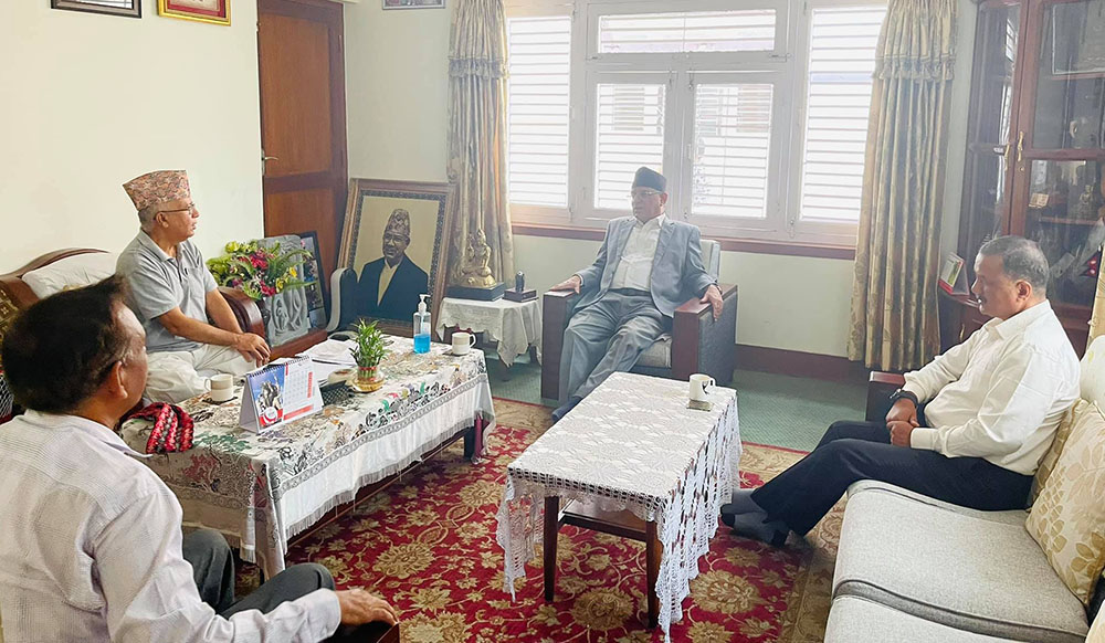 नेता नेपाललाई भेट्न कोटेश्वर पुगे प्रचण्ड र विप्लव