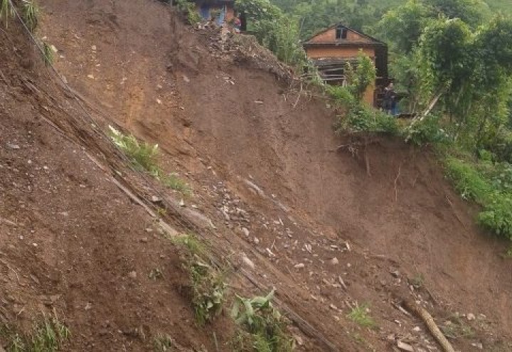 पहिरोमा पुरिएर एकजनाको मृत्यु