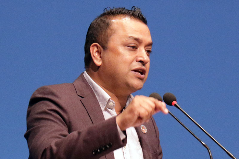 संसद छल्दै अध्यादेश ल्याउनु गलत : गगन थापा