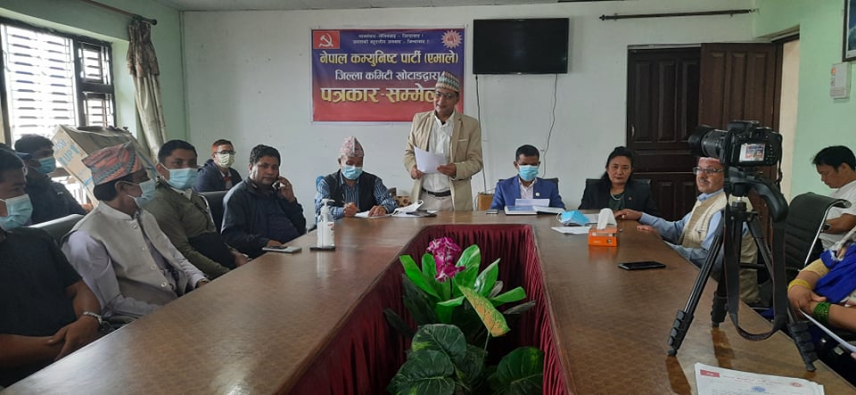 माधव नेपालको पार्टिमा नजान एमालेको आग्रह
