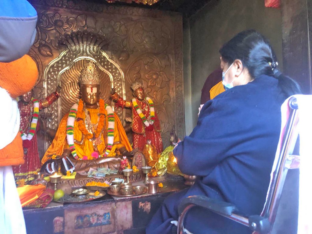 राष्ट्रपति भण्डारीद्वारा मुक्तिनाथ मन्दिरमा पूजाअर्चना