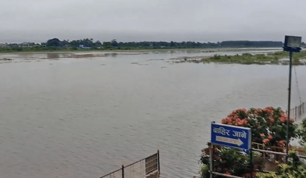 विराटनगर विमानस्थलमा बाढी, उडानहरु रद्ध