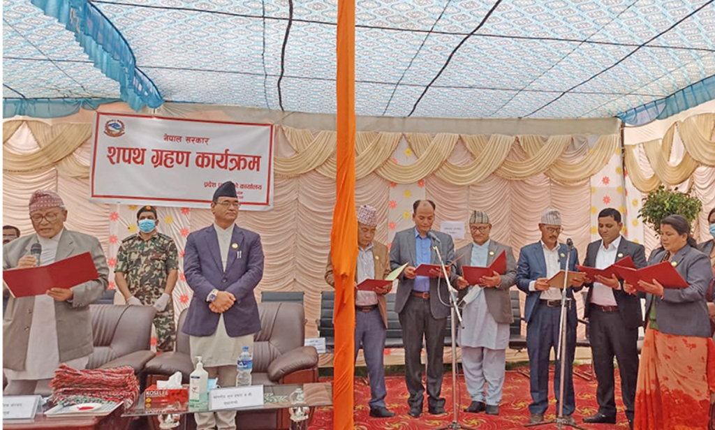लुम्बिनी प्रदेशका नवनियुक्त मन्त्रीहरुद्वारा शपथ ग्रहण
