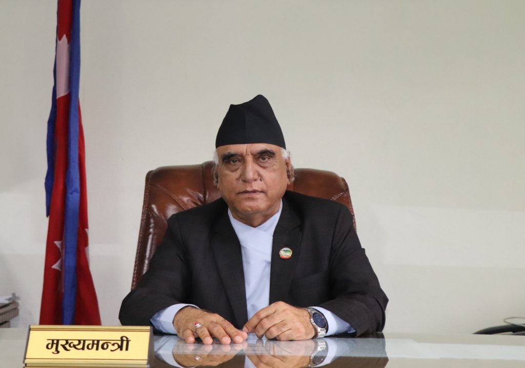 मुख्यमन्त्रीद्वारा प्रविधिको प्रयोग गर्दै सेवाग्राहीलाई छरितो रुपमा सेवा प्रदान गर्न कर्मचारीलाई निर्देशन