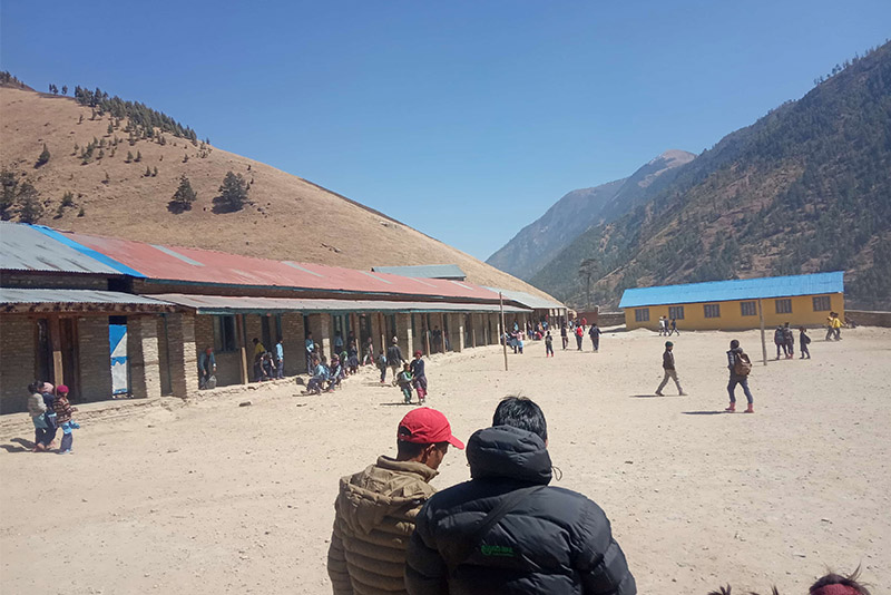 विद्यालय व्यवस्थापन समिति अध्यक्षको मनोमानी :आफैंलाई २० लाख दिने निर्णय