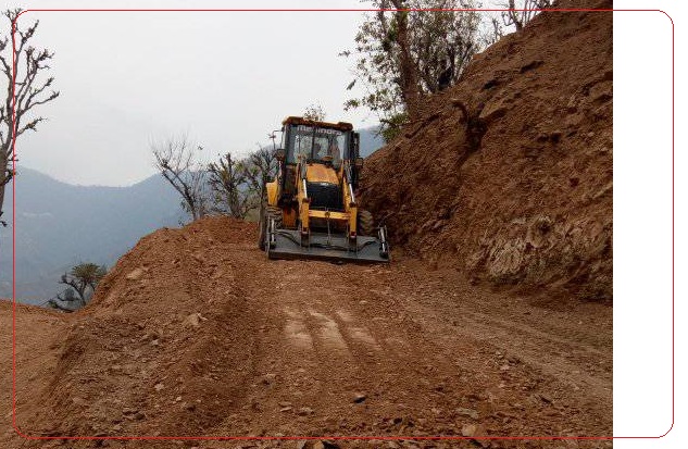 खोटाङमा सडक स्तरोन्नतीसँगै सामान ढुवानीदेखि बिरामीपर्दाासम्म सहज