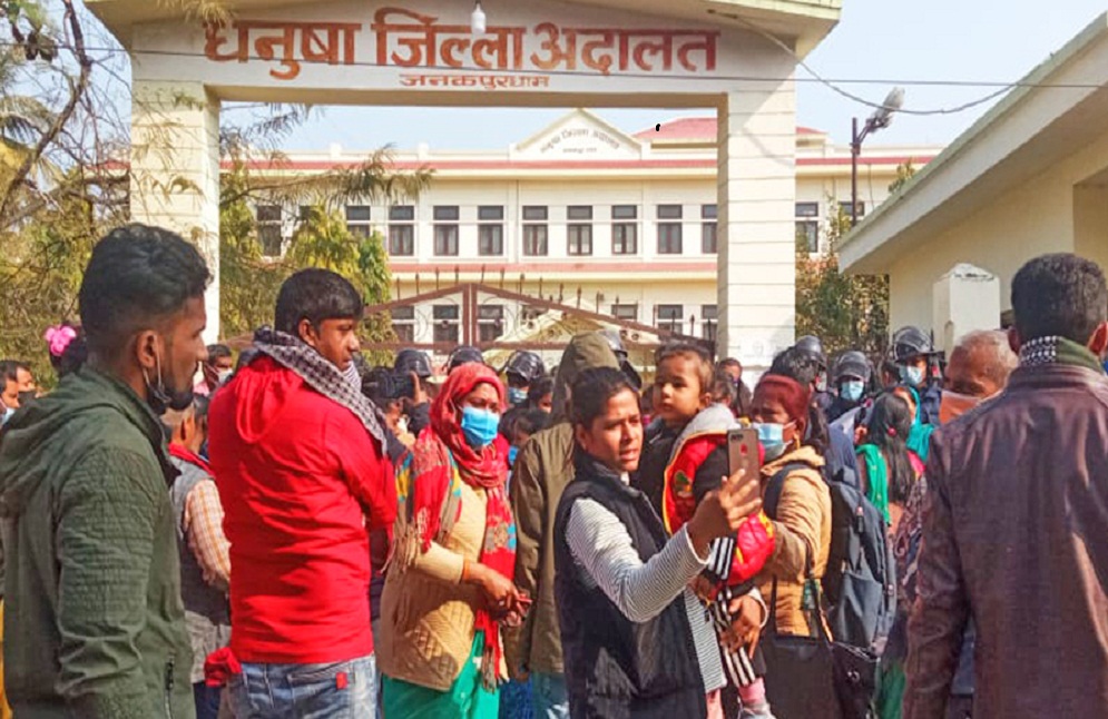 धनुषामा कुमारी आमाको प्रदर्शन