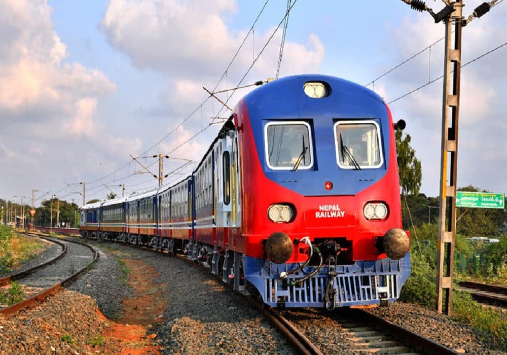 रेल सञ्चालन हुने निश्चित, हाटबजार हटाउन सुरु