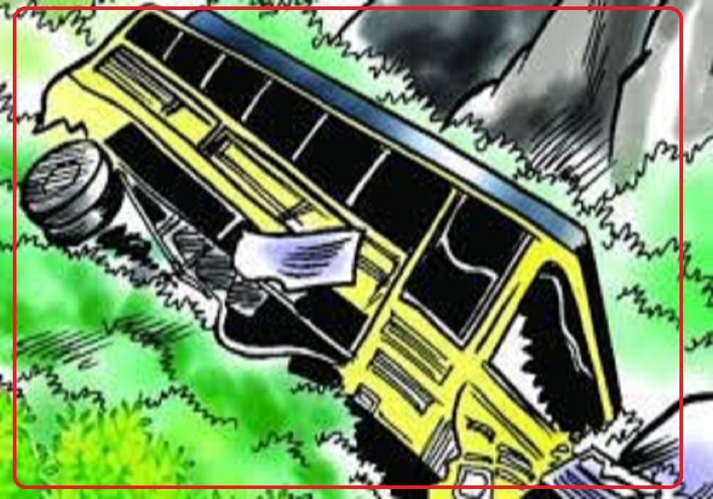 एकाबिहानै बर्दियामा बस दुर्घटना, ३५ जना घाइते