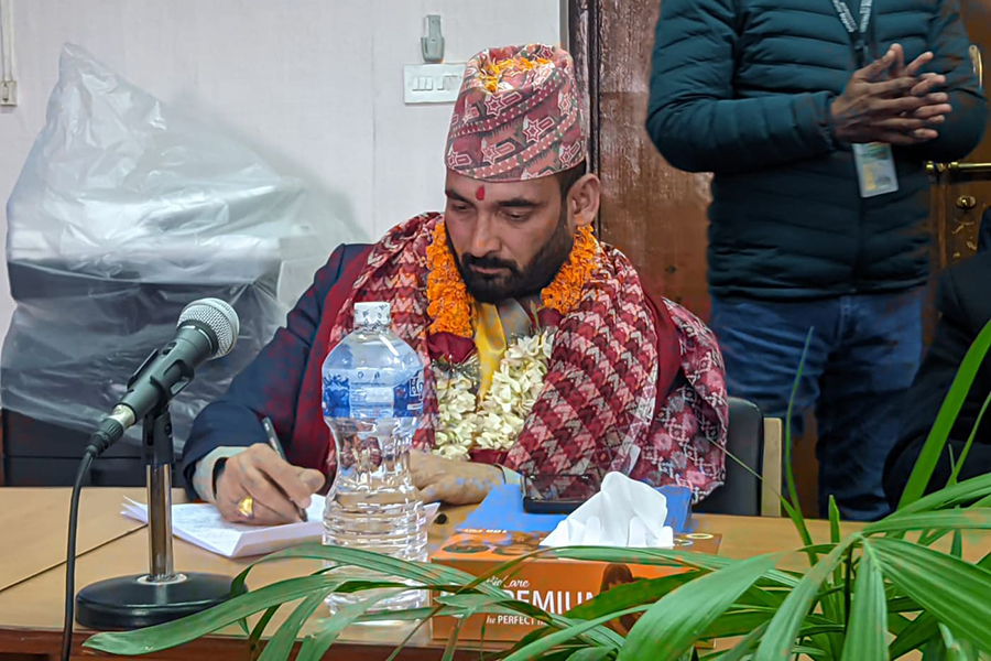 प्राधिकरणमा अधिकारीले सम्हाले कार्यभार