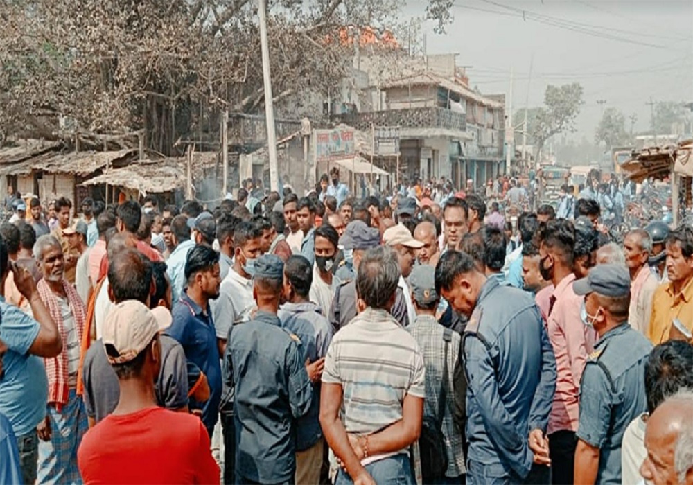 आगलागीले नै गरायो धनुषामा झडप