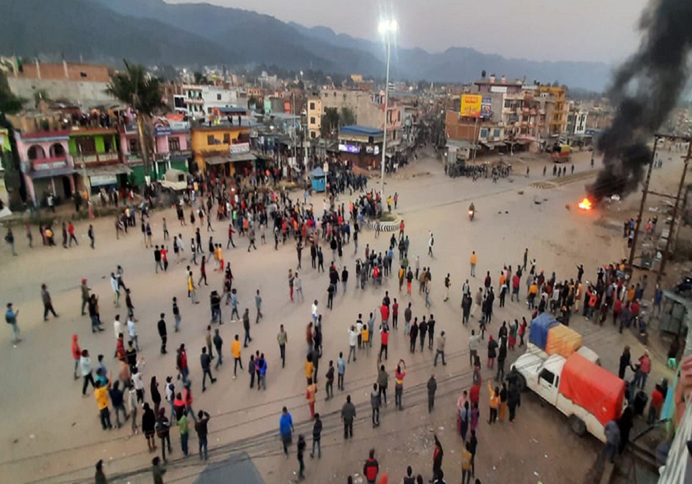 वीरेन्द्रनगरमा कर्फ्यू, गोलीसमेत हान्न सक्ने आदेश