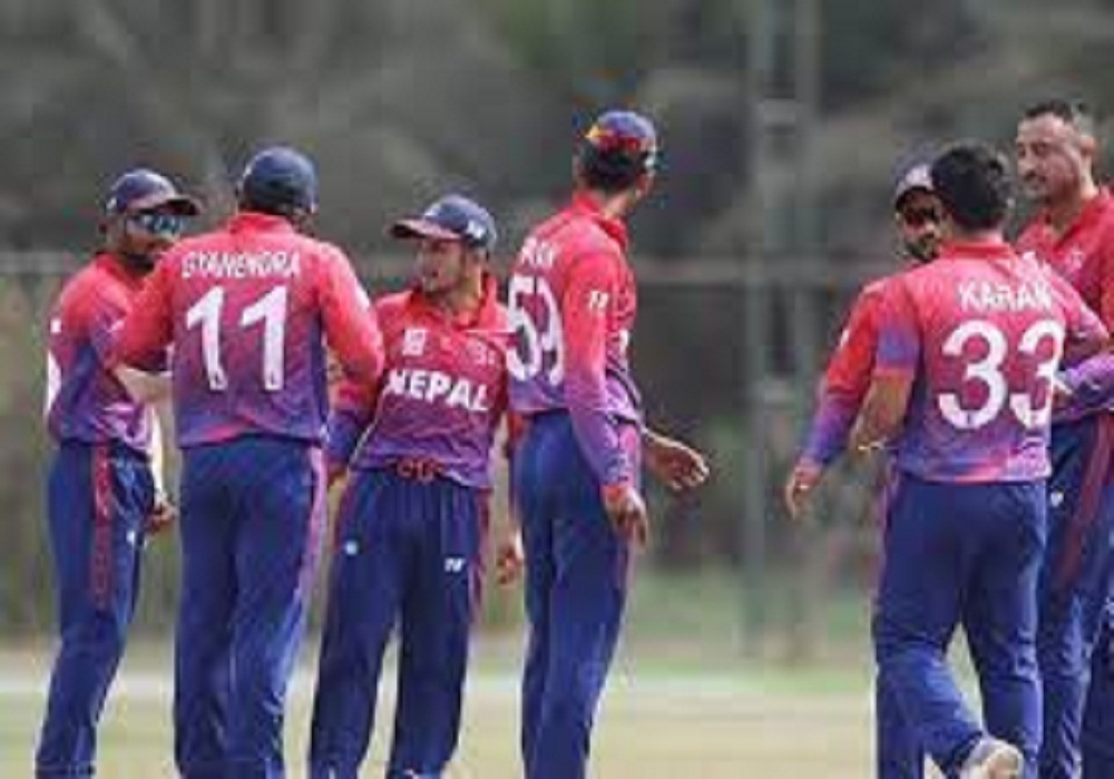 नेपालले १० ओभरमा तीन विकेट गुमायो