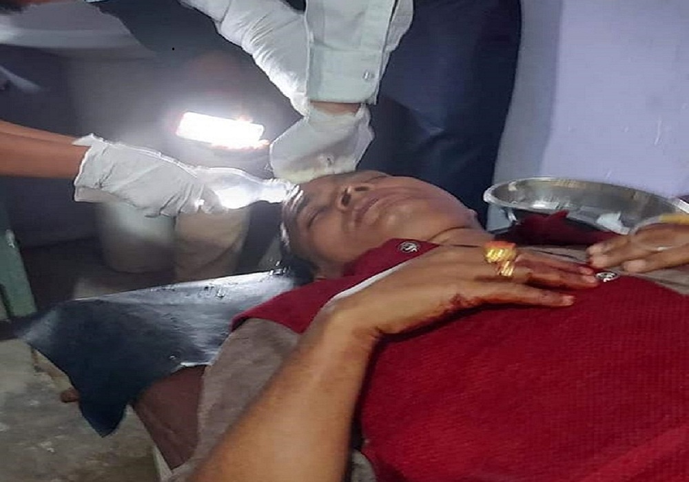 घाइते भएका संसदीय दलका प्रमुख सचेतक प्रमोद शाहलाई उपचारका लागि काठमाडौं ल्याइयो