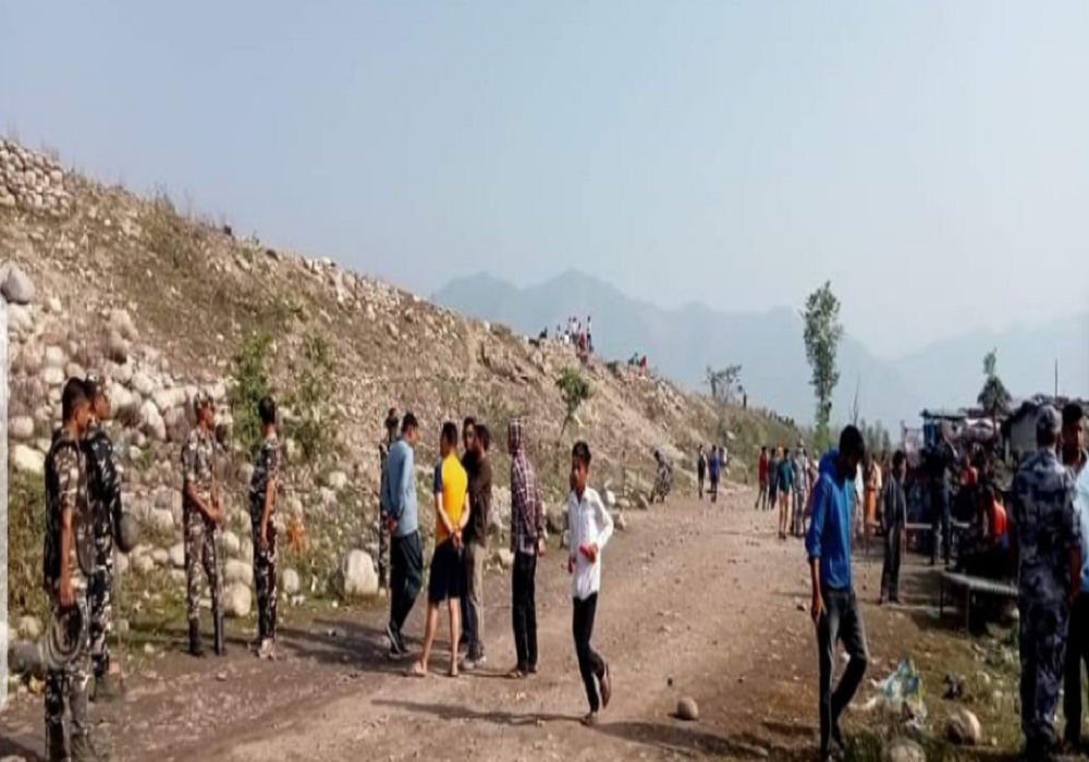 आफ्नै भूमिमा व्यापार गर्न एसएसबीको अवरोध