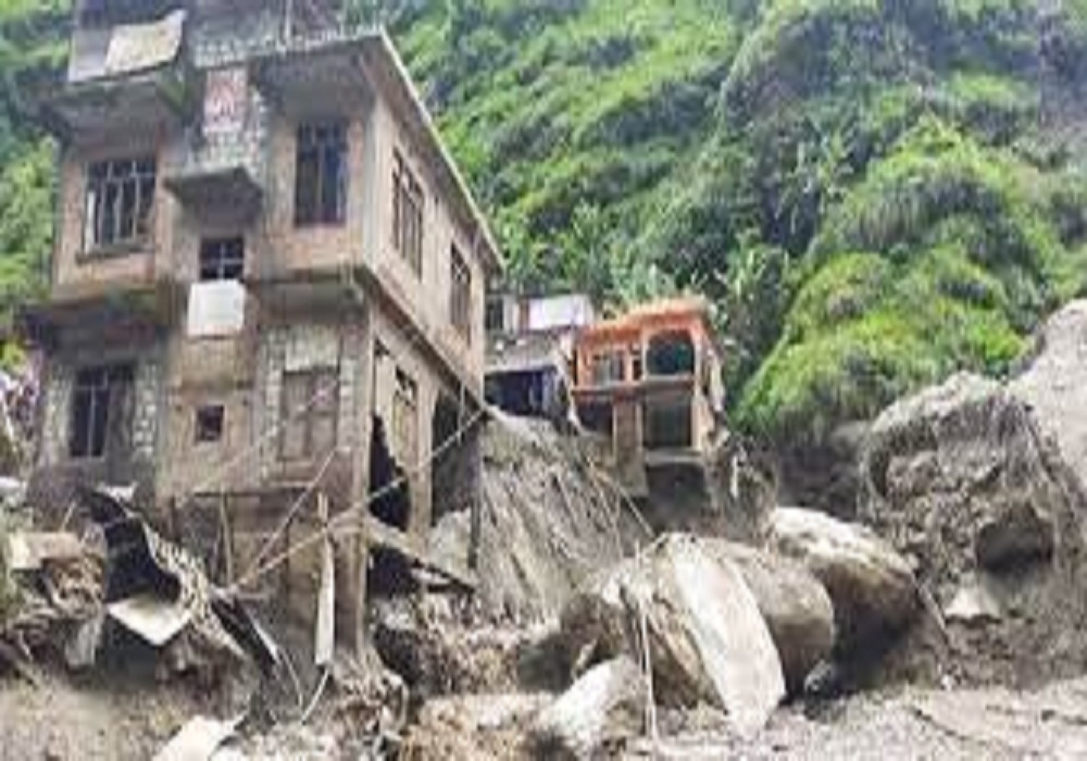बाढीपहिरोबाट पिडित २५ घरपरिवारलाई जग्गा वितरण