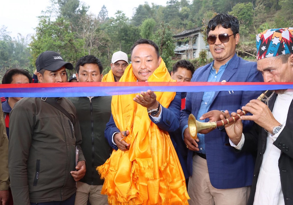 थुलुङ दुधकोशीमा एकै दिन भयो उद्घाटन र विमोचन