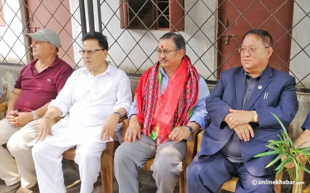 उम्मेदवारी फिर्ता गराउन भरतपुर पुगेका दुई मन्त्री फर्किए