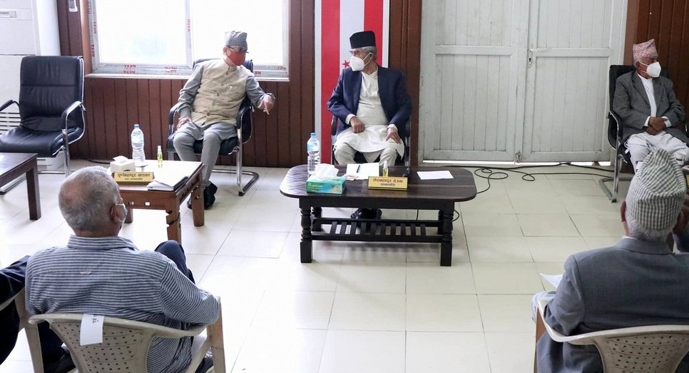 काँग्रेसका शीर्ष नेताको बैठक सुरु