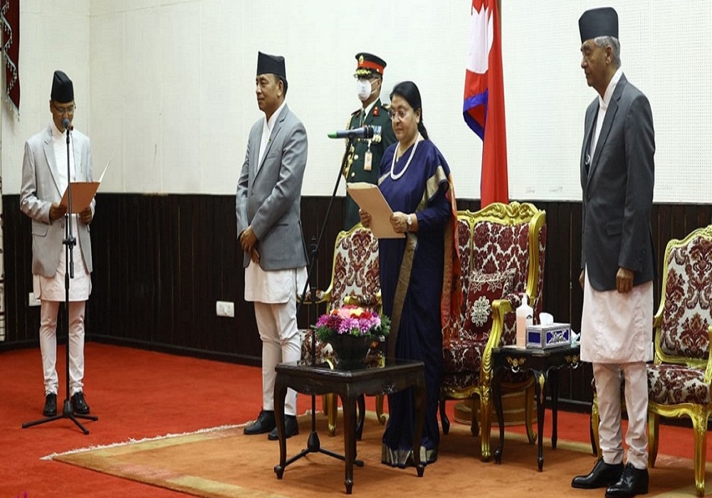 नवनियुक्त कानुनमन्त्री बन्दीले लिए शपथ ग्रहण
