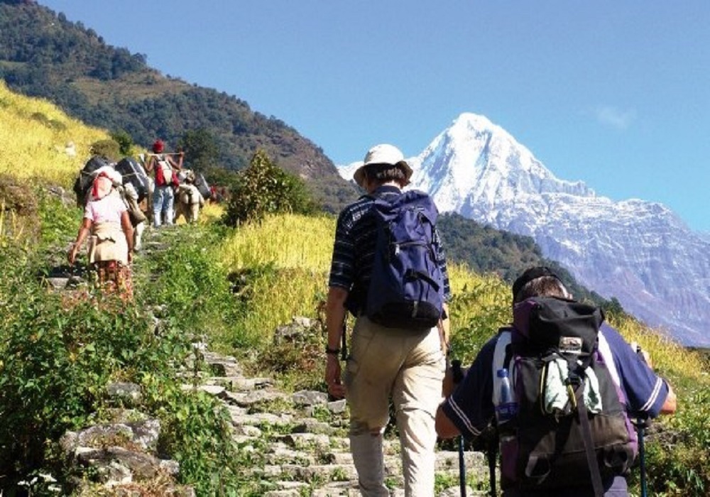 दिनहुँ बढ्न थाल्यो पर्यटकको सङ्ख्या