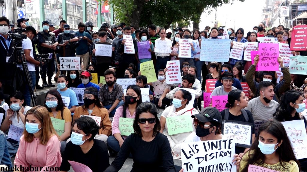 विद्यार्थीको यौन दुर्व्यवहारविरुद्ध विरोध प्रदर्शन कायमै