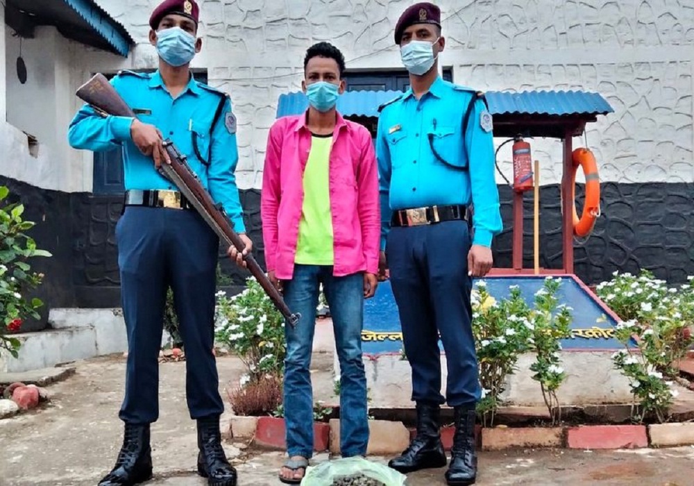 जाजरकोटमा  काइनेट ढुंगा कारोबार गर्ने १ व्यक्ति पक्राउ