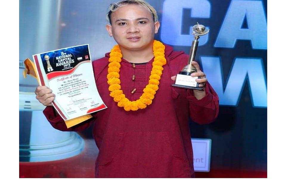 सिन्धुलिको निकेश तामाङले पाए चौथो अवार्ड
