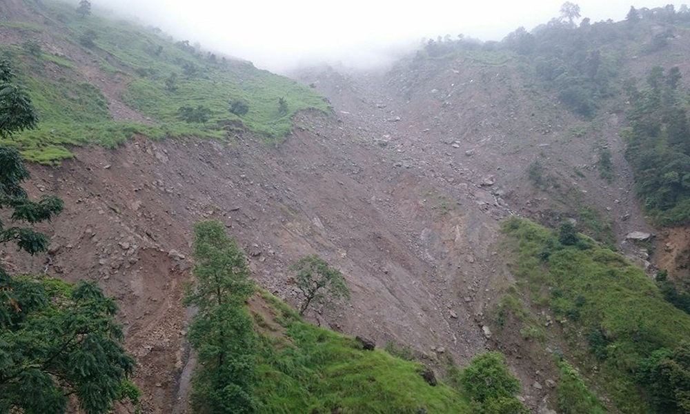 पहिरोमा ज्यान गुमाउने परिवारलाई सरकारले एक लाख रुपैयाँ राहत दिने