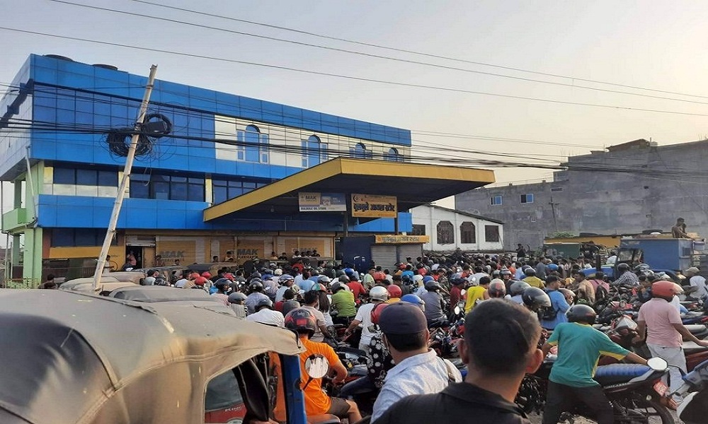 वीरेन्द्रनगरमा भयो पेट्रोलियम पदार्थको अभाव