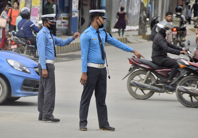 २० वटा चोरीका मोटरसाईकल सम्बन्धित धनीलाई हस्तान्तरण