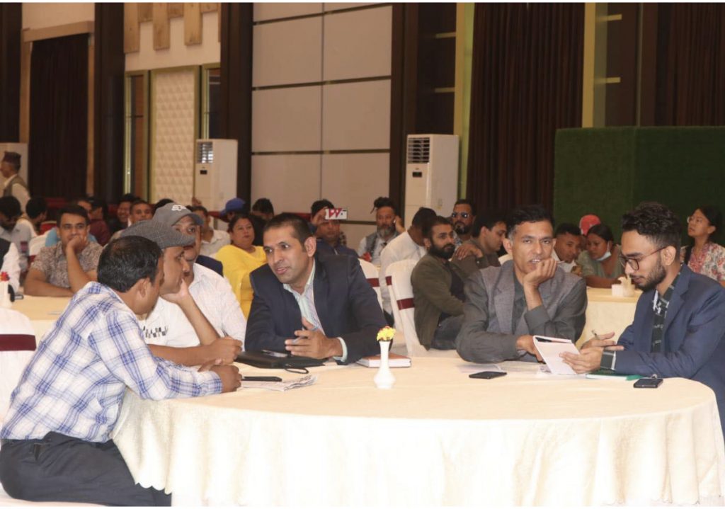 स्वतन्त्र उम्मेदवारहरूको विशेष भेला: रवि लामिछानेका दाजुदेखिसुमन सायमीसम्म सहभागी