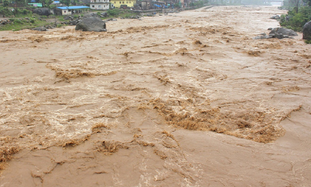 चिप्लिएर नारायणीमा खसेका एक पुरुष बेपत्ता