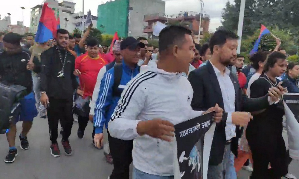 युवा संघको सरकारविरुद्ध प्रदर्शन, ‘हतियारको खेलोमा, श्रीलंकाको मेलोमा, नारा