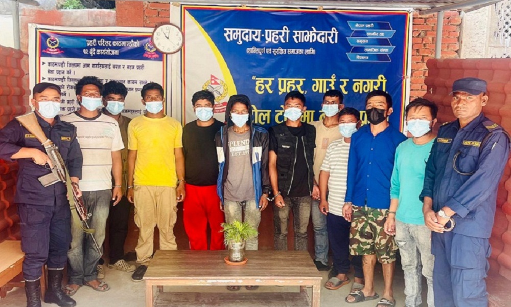 यात्रुसँग बढी भाडा लिने १० जना पक्राउ