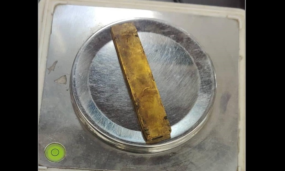 थाइल्यान्डबाट नेपाल आएका एक यात्रुको सुटकेसको ह्‌यान्डल नै सुनको पाएपछि ………