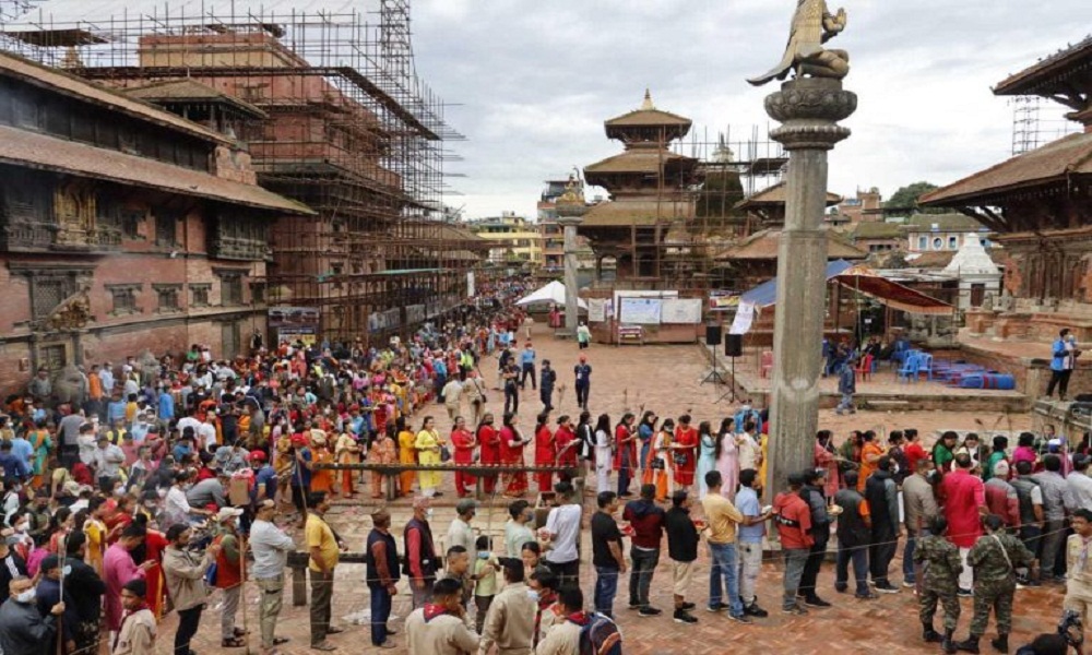 कृष्णमन्दिरमा दर्शन गर्नेको घुँइचो