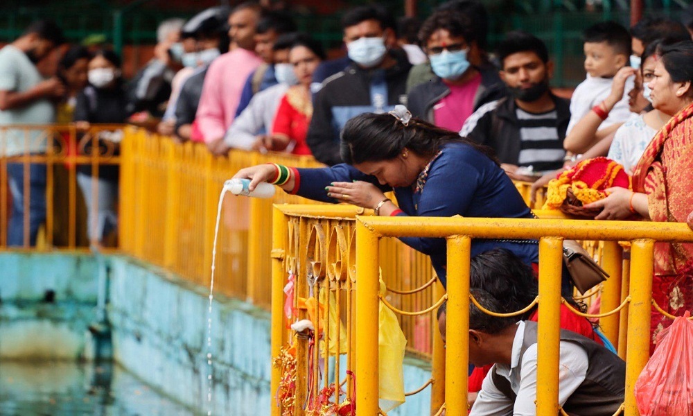 नागपोखरीमा श्रद्धालु भक्तजनहरुको भिड (फोटोफिचर)
