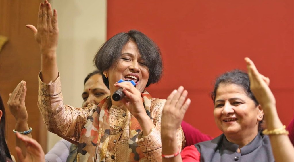 एमालेको तीज कार्यक्रममा कोमल वलीसँग छमछमी (फोटो फिचर)