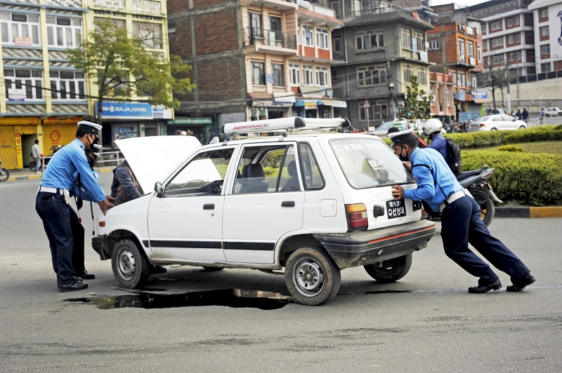 ट्राफिक प्रहरीको सङ्घर्ष (फोटोफिचर)