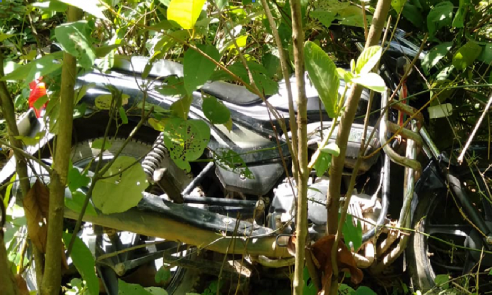 वडा सदस्यको घरबाट चोरी भएको मोटरसाइकल जंगलमा फेला
