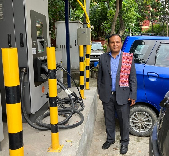 प्राधिकरणको कार्यालयमा बनेको चार्जिङ स्टेशनको उद्घाटन, ५१ ठाउँको काम अन्तिम चरणमा