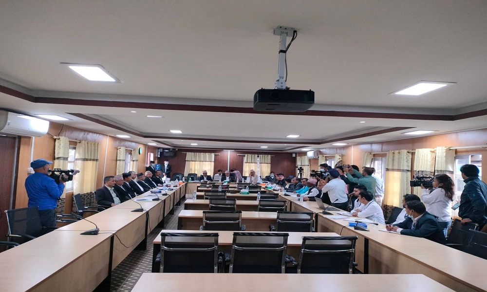 चोलेन्द्रशमशेरले नाम लिएका सात वकिलसँग समितिको सोधपुछ सुरु