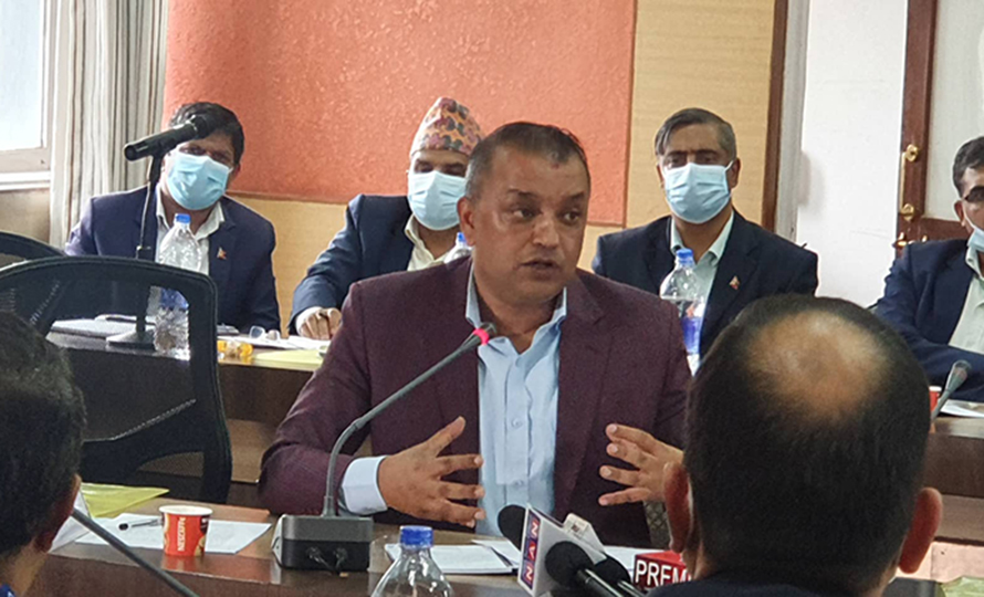 सरकारी कार्यालयमा ६० देखि ७० प्रतिशत स्वदेशी उत्पादन उपभोग अनिवार्य गरौं: गगन थापा