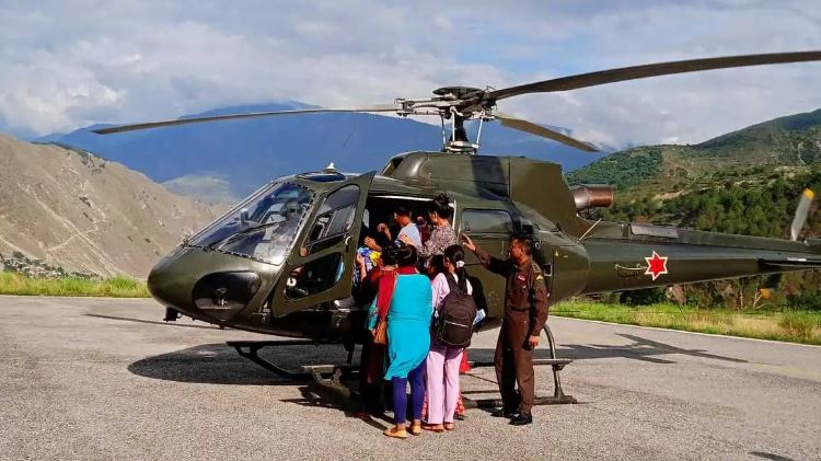 तीन वर्षमा बझाङबाट सुत्केरी हुन नसकेका ३३ जना महिलाको हवाई उद्धार