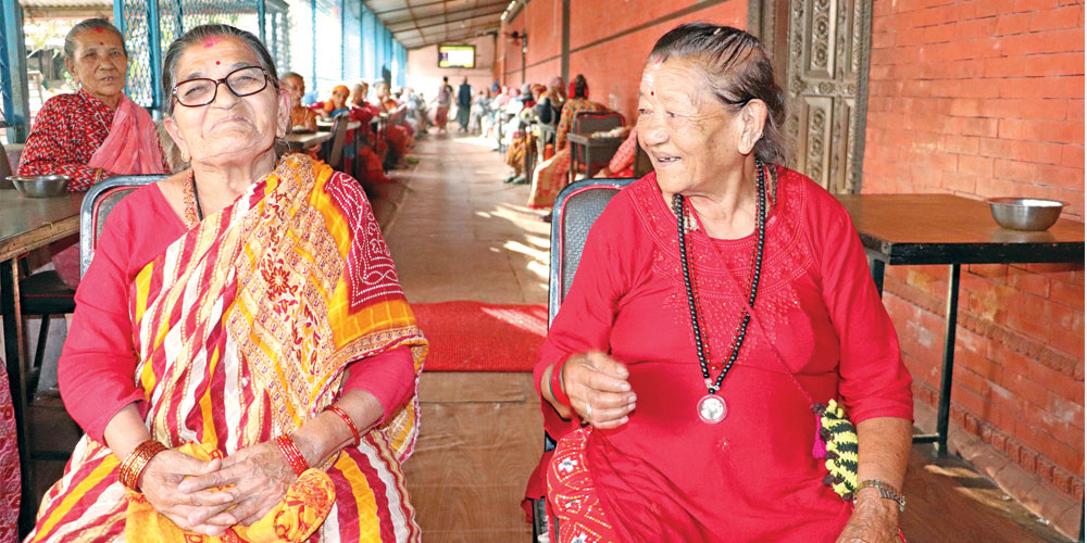 ‘आमा’हरूको एक्लो दशैँ