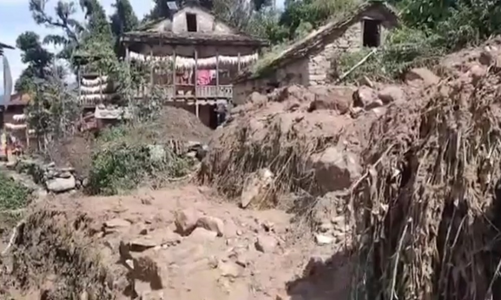 अछाममा पहिरोमा परि मृत्यु हुनेहरुको सनाखत, ६ जनाको खोजि हुँदै
