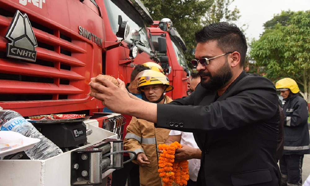 नयाँ दमकल सञ्चालनमा : प्रमुख शाहबाट विभागलाई हस्तान्तरण