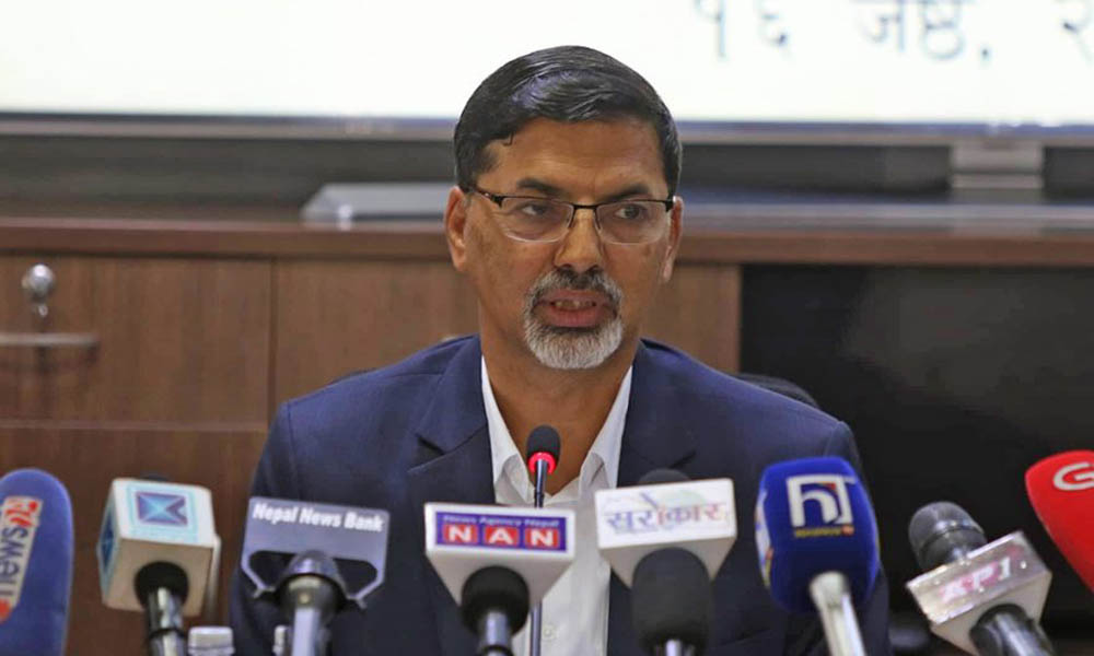पेट्रोलियम पदार्थबाट चल्ने गाडीको आयात रोक्नेबारे अध्ययन गर्दै अर्थ मन्त्रालय